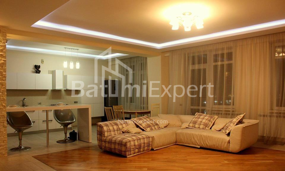 شقة سكنية 160 متر مربع - ايليا تشافتشافادزه, Batumi, جورجيا