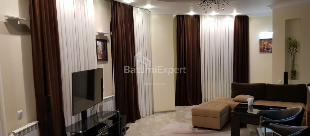 شقة سكنية 133 متر مربع - ايليا تشافتشافادزه, Batumi, جورجيا