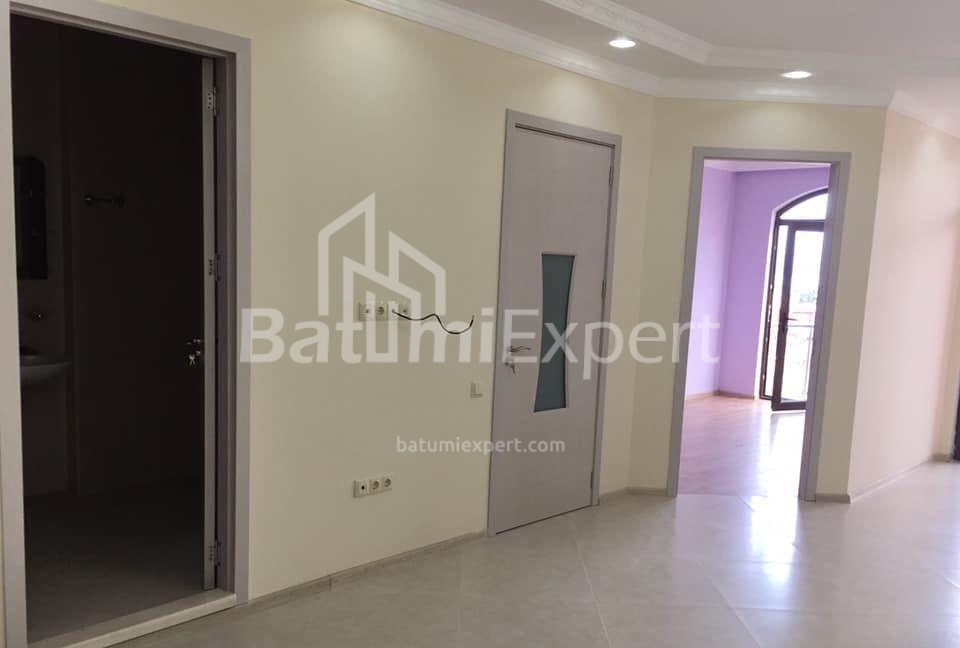 شقة سكنية 73 متر مربع - ايليا تشافتشافادزه, Batumi, جورجيا