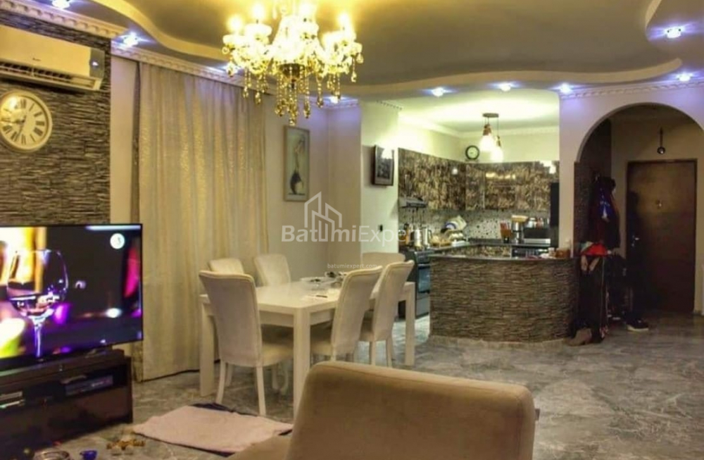 شقة سكنية 120 متر مربع - ايليا تشافتشافادزه, Batumi, جورجيا