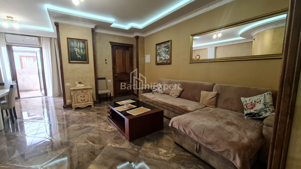 شقة سكنية 90 متر مربع - قسطنطين جامساخورديا, Batumi, جورجيا
