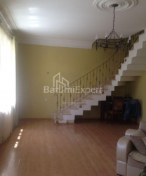 شقة سكنية 130 متر مربع - الملك بارنافاز, Batumi, جورجيا