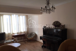 شقة سكنية 2-комн 68 m² - زورابا جورجيلادزه, Batumi
