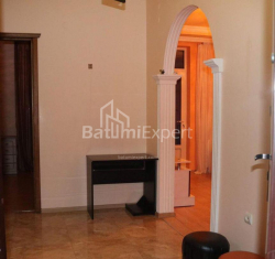 شقة سكنية 77 متر مربع - فاختانغ جورجاسالي, Batumi, جورجيا