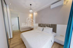 منزل شخصي 170 متر مربع - طريق المطار السريع, Batumi, جورجيا