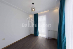 منزل شخصي 170 متر مربع - طريق المطار السريع, Batumi, جورجيا